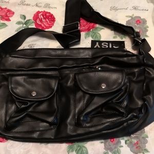 Women fashion hand bag or shoulder bag NWT